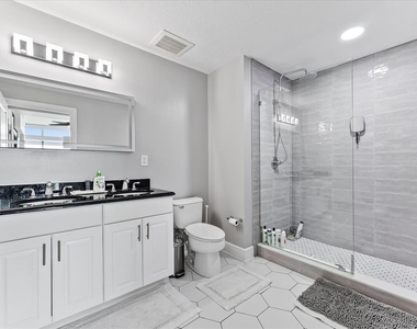 101 S Eola Drive - Photo Thumbnail 16