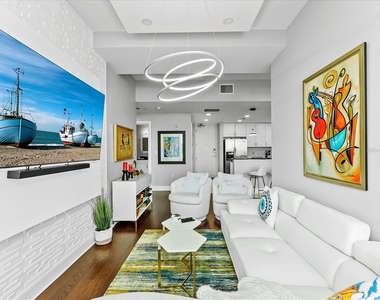 101 S Eola Drive - Photo Thumbnail 14