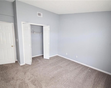 2918 Antique Oaks Circle - Photo Thumbnail 14