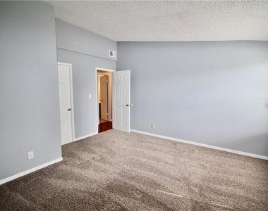 2918 Antique Oaks Circle - Photo Thumbnail 9