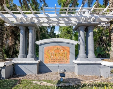 4360 S Kirkman Road - Photo Thumbnail 14