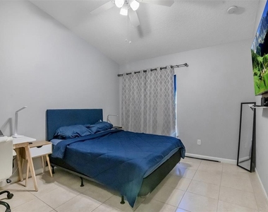 4360 S Kirkman Road - Photo Thumbnail 11
