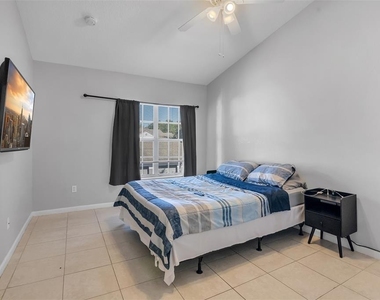 4360 S Kirkman Road - Photo Thumbnail 9