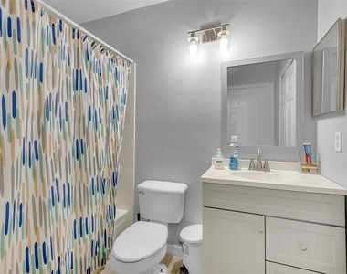 4360 S Kirkman Road - Photo Thumbnail 10