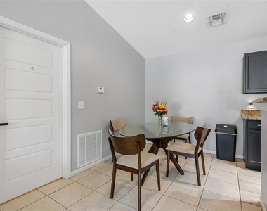 4360 S Kirkman Road - Photo Thumbnail 7
