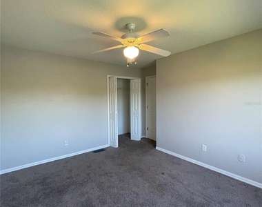 621 Washington Palm Loop - Photo Thumbnail 15
