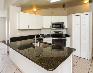 111 Crescent Court - Photo Thumbnail 8