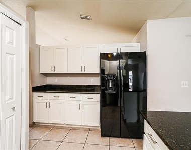 111 Crescent Court - Photo Thumbnail 6