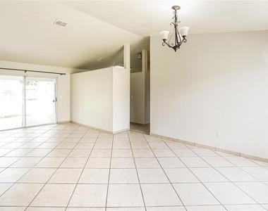 111 Crescent Court - Photo Thumbnail 4