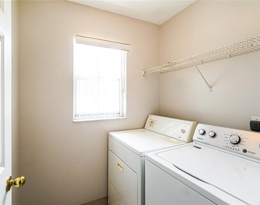 111 Crescent Court - Photo Thumbnail 18