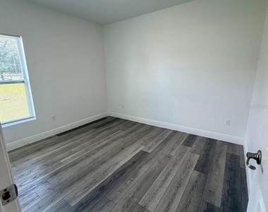 309 Clermont Drive - Photo Thumbnail 10