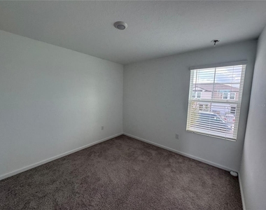 5909 Chestnut Grove Place - Photo Thumbnail 4