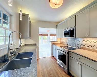 1607 Delaney Avenue - Photo Thumbnail 8