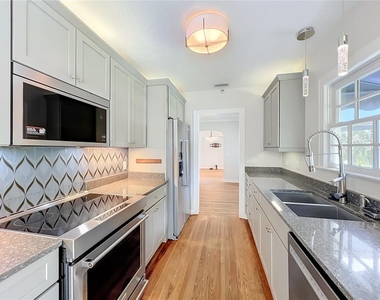 1607 Delaney Avenue - Photo Thumbnail 10