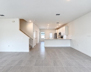 5605 Ronin Drive - Photo Thumbnail 6