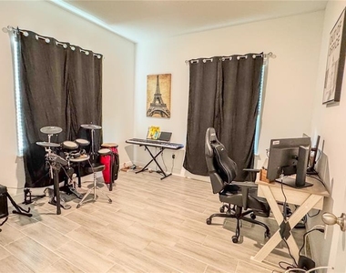 1761 Coriander Drive - Photo Thumbnail 8