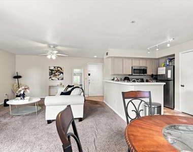 7220 Westpointe Boulevard - Photo Thumbnail 6