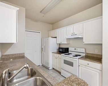 430 Southern Pecan Circle - Photo Thumbnail 7