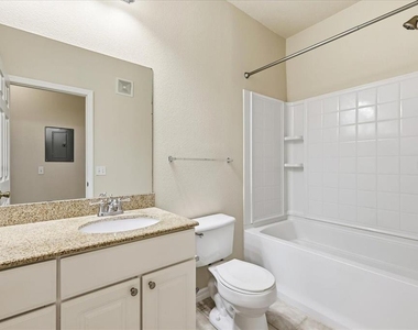 430 Southern Pecan Circle - Photo Thumbnail 6