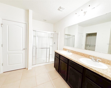 5525 Forest Ridge Drive - Photo Thumbnail 11
