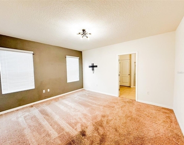 5525 Forest Ridge Drive - Photo Thumbnail 10