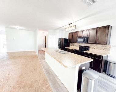 5525 Forest Ridge Drive - Photo Thumbnail 6