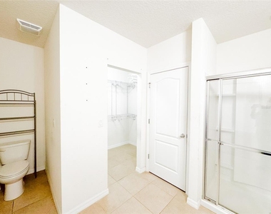 5525 Forest Ridge Drive - Photo Thumbnail 13