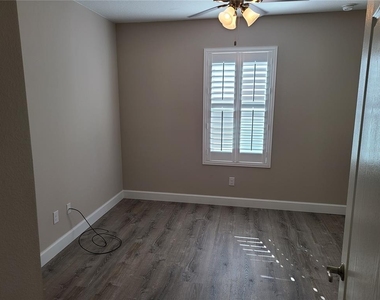 3423 Landing View - Photo Thumbnail 6