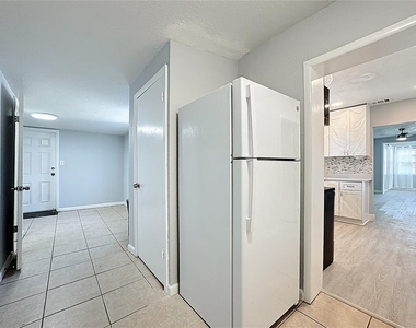 1600 Roosevelt Avenue - Photo Thumbnail 11