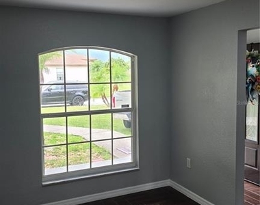 7704 Canterbury Circle - Photo Thumbnail 20
