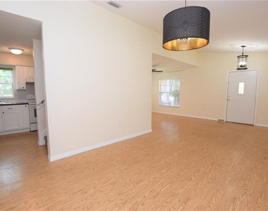 302 W Belmar Street - Photo Thumbnail 3