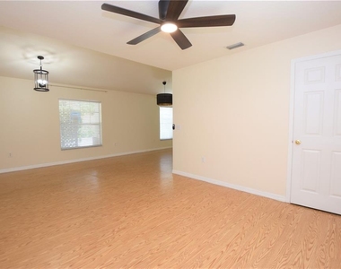 302 W Belmar Street - Photo Thumbnail 5