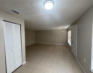 4519 Highland Lane - Photo Thumbnail 3