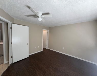 4519 Highland Lane - Photo Thumbnail 12