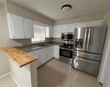 4519 Highland Lane - Photo Thumbnail 5