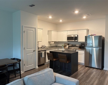 6175 Daerr Ridge Street - Photo Thumbnail 4