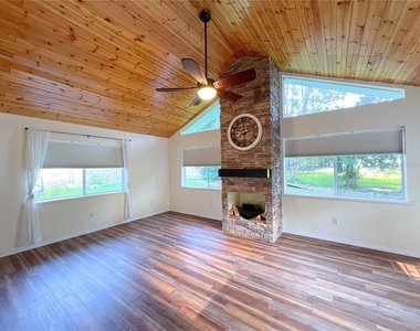 7516 Nw 36th Avenue - Photo Thumbnail 4