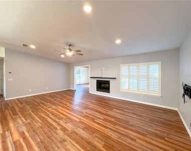 7516 Nw 36th Avenue - Photo Thumbnail 1