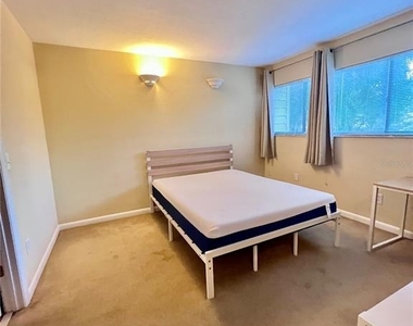 2508 Sw 35th Place - Photo Thumbnail 11