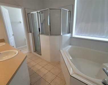 15317 Markham Drive - Photo Thumbnail 4