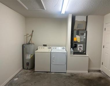 809 Dennis Avenue - Photo Thumbnail 1