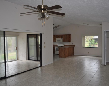 127 Persimmon Drive - Photo Thumbnail 1