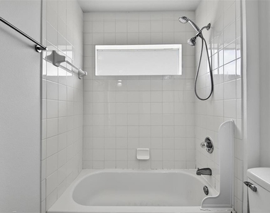 70 Ryan Drive - Photo Thumbnail 33