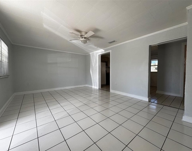 905 S Central Avenue - Photo Thumbnail 1