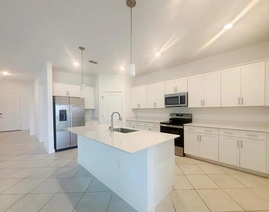 8318 Waterscape Road - Photo Thumbnail 7