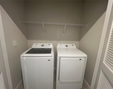 1717 W Palms Drive - Photo Thumbnail 14