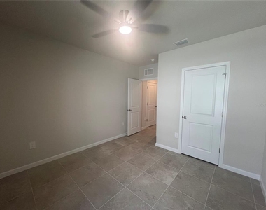 1717 W Palms Drive - Photo Thumbnail 12