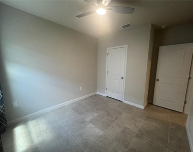 1717 W Palms Drive - Photo Thumbnail 9