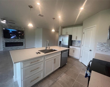 1717 W Palms Drive - Photo Thumbnail 20