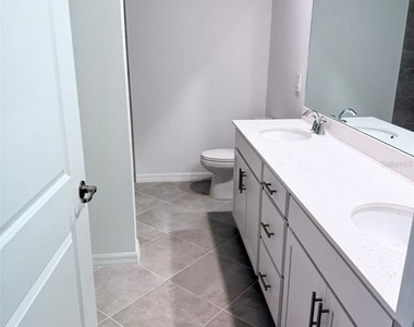 17565 Opal Sand Drive - Photo Thumbnail 6